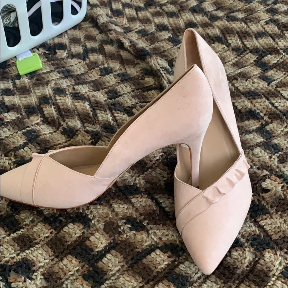 New cream pink pointed toe heels